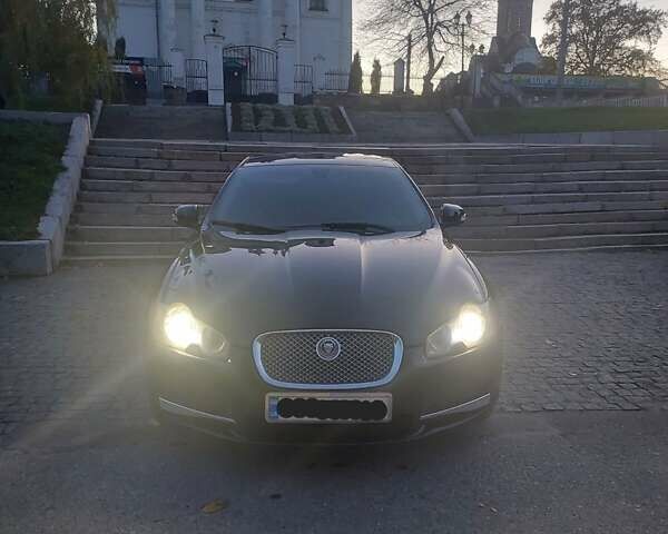 Черный Ягуар ХФ, объемом двигателя 2.97 л и пробегом 288 тыс. км за 7800 $, фото 1 на Automoto.ua