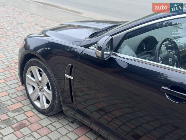 Черный Ягуар ХФ, объемом двигателя 2.72 л и пробегом 238 тыс. км за 7700 $, фото 20 на Automoto.ua