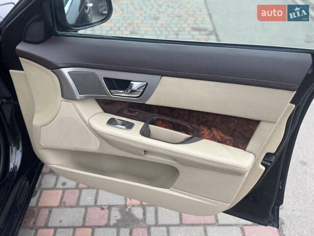 Черный Ягуар ХФ, объемом двигателя 2.72 л и пробегом 238 тыс. км за 7700 $, фото 38 на Automoto.ua