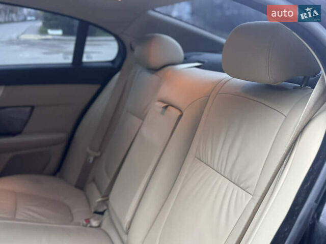 Черный Ягуар ХФ, объемом двигателя 2.72 л и пробегом 238 тыс. км за 7700 $, фото 36 на Automoto.ua