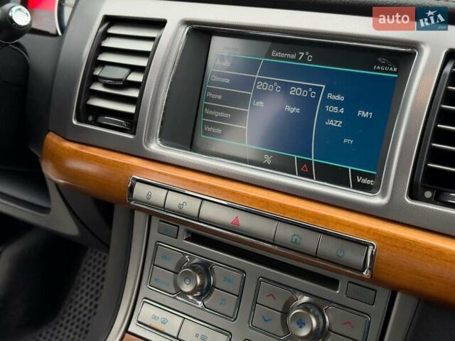 Черный Ягуар ХФ, объемом двигателя 2.7 л и пробегом 217 тыс. км за 7940 $, фото 20 на Automoto.ua