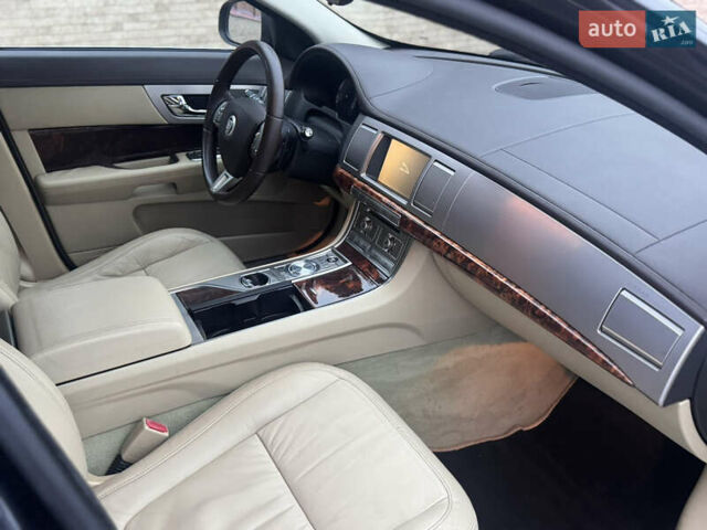 Черный Ягуар ХФ, объемом двигателя 2.72 л и пробегом 238 тыс. км за 7700 $, фото 24 на Automoto.ua