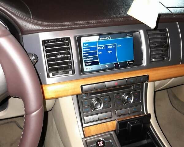 Черный Ягуар ХФ, объемом двигателя 2.7 л и пробегом 300 тыс. км за 9999 $, фото 34 на Automoto.ua