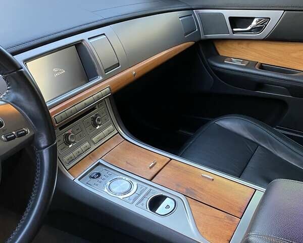 Черный Ягуар ХФ, объемом двигателя 2.99 л и пробегом 192 тыс. км за 10500 $, фото 16 на Automoto.ua