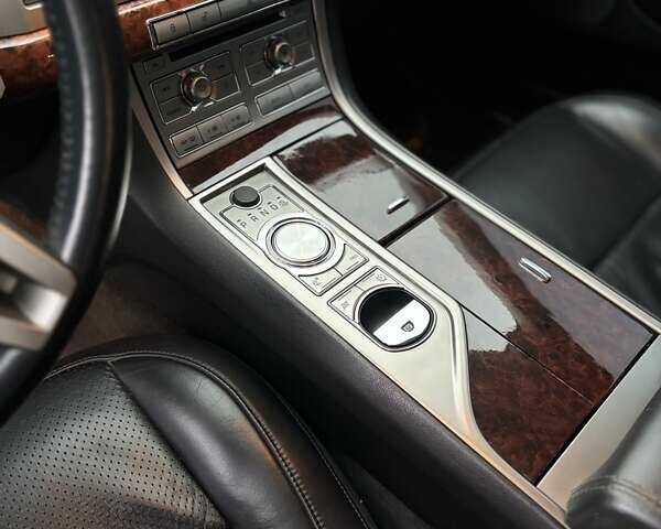 Черный Ягуар ХФ, объемом двигателя 2.99 л и пробегом 177 тыс. км за 12700 $, фото 9 на Automoto.ua