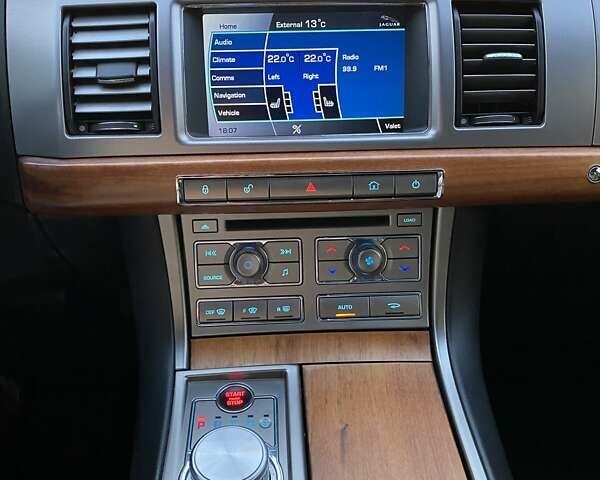 Черный Ягуар ХФ, объемом двигателя 2.99 л и пробегом 192 тыс. км за 10500 $, фото 34 на Automoto.ua
