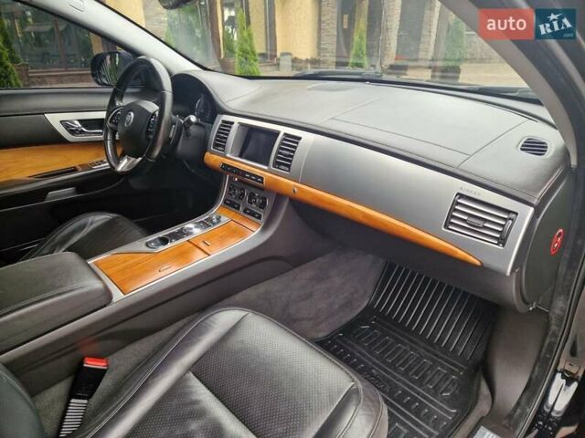 Черный Ягуар ХФ, объемом двигателя 2.2 л и пробегом 269 тыс. км за 14800 $, фото 38 на Automoto.ua