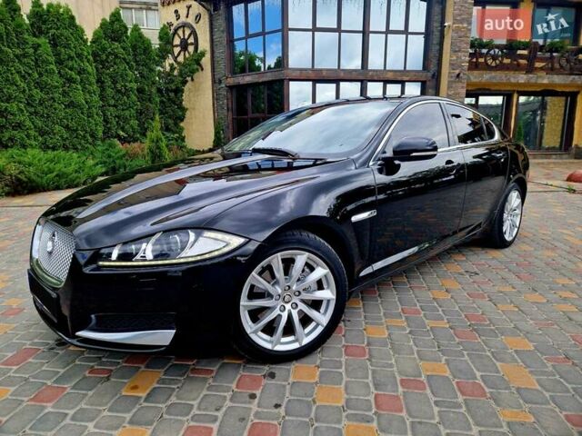 Черный Ягуар ХФ, объемом двигателя 2.2 л и пробегом 269 тыс. км за 13999 $, фото 2 на Automoto.ua