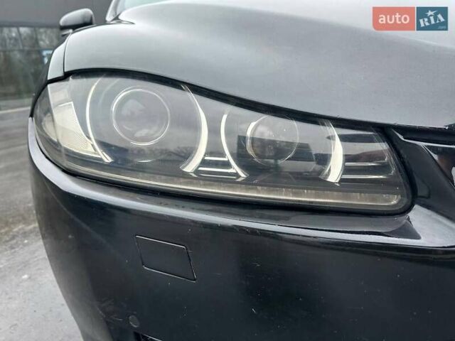 Черный Ягуар ХФ, объемом двигателя 2.97 л и пробегом 282 тыс. км за 9500 $, фото 23 на Automoto.ua