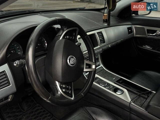 Черный Ягуар ХФ, объемом двигателя 2 л и пробегом 225 тыс. км за 15000 $, фото 5 на Automoto.ua
