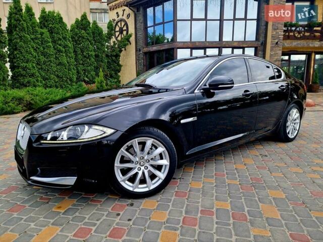 Черный Ягуар ХФ, объемом двигателя 2.2 л и пробегом 269 тыс. км за 13999 $, фото 1 на Automoto.ua