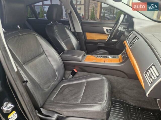 Черный Ягуар ХФ, объемом двигателя 2.2 л и пробегом 269 тыс. км за 14800 $, фото 39 на Automoto.ua