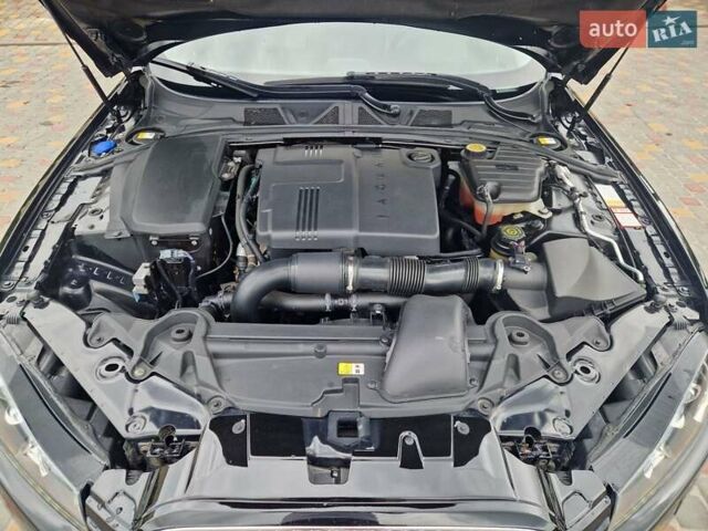 Черный Ягуар ХФ, объемом двигателя 2.2 л и пробегом 269 тыс. км за 13999 $, фото 52 на Automoto.ua