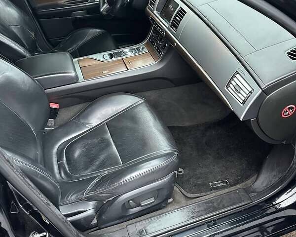 Черный Ягуар ХФ, объемом двигателя 2.97 л и пробегом 282 тыс. км за 9500 $, фото 16 на Automoto.ua