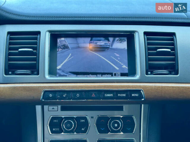 Черный Ягуар ХФ, объемом двигателя 2.97 л и пробегом 202 тыс. км за 9700 $, фото 14 на Automoto.ua