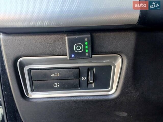 Черный Ягуар ХФ, объемом двигателя 2.97 л и пробегом 200 тыс. км за 10950 $, фото 35 на Automoto.ua
