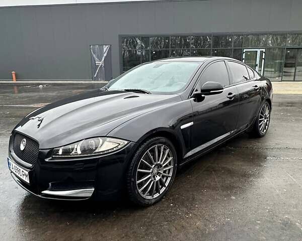 Черный Ягуар ХФ, объемом двигателя 2.97 л и пробегом 282 тыс. км за 9500 $, фото 2 на Automoto.ua