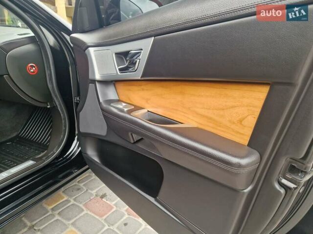 Черный Ягуар ХФ, объемом двигателя 2.2 л и пробегом 269 тыс. км за 14800 $, фото 40 на Automoto.ua