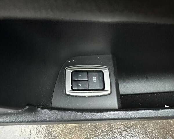 Черный Ягуар ХФ, объемом двигателя 2.97 л и пробегом 282 тыс. км за 9500 $, фото 11 на Automoto.ua