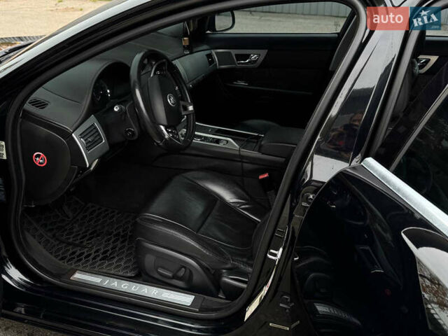 Черный Ягуар ХФ, объемом двигателя 2 л и пробегом 225 тыс. км за 15000 $, фото 6 на Automoto.ua