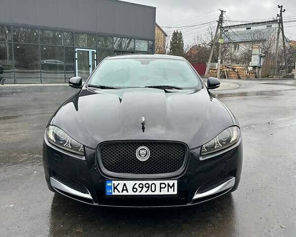 Черный Ягуар ХФ, объемом двигателя 2.97 л и пробегом 282 тыс. км за 9500 $, фото 1 на Automoto.ua