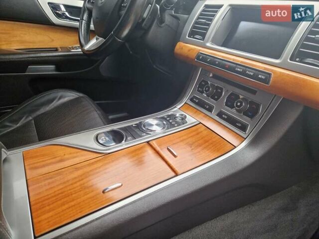 Черный Ягуар ХФ, объемом двигателя 2.2 л и пробегом 269 тыс. км за 13999 $, фото 37 на Automoto.ua