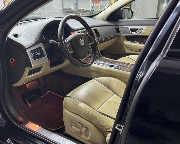 Черный Ягуар ХФ, объемом двигателя 2.18 л и пробегом 205 тыс. км за 12700 $, фото 9 на Automoto.ua