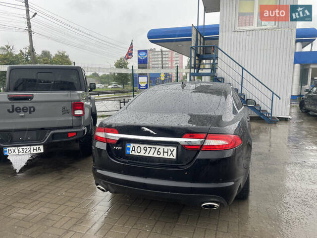 Черный Ягуар ХФ, объемом двигателя 2.99 л и пробегом 320 тыс. км за 13500 $, фото 2 на Automoto.ua