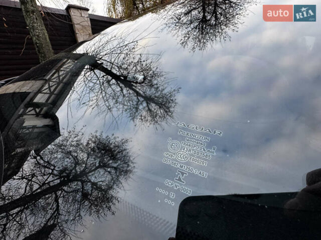 Черный Ягуар ХФ, объемом двигателя 2.18 л и пробегом 147 тыс. км за 10700 $, фото 10 на Automoto.ua