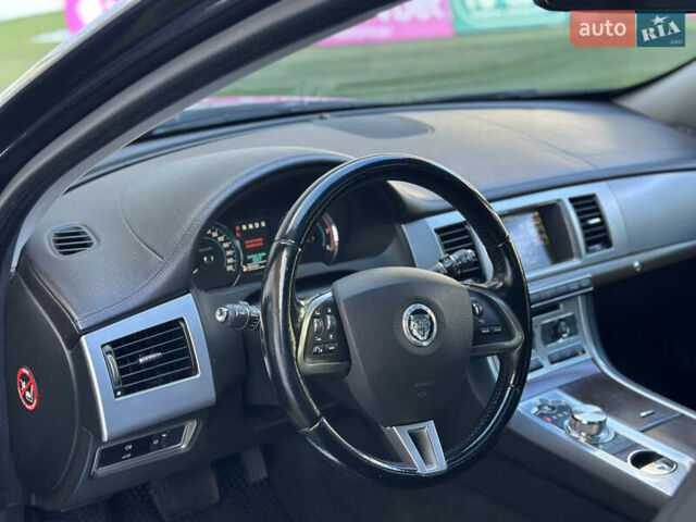 Черный Ягуар ХФ, объемом двигателя 2.18 л и пробегом 208 тыс. км за 10900 $, фото 22 на Automoto.ua