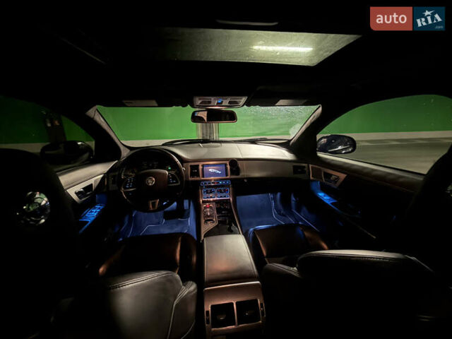 Черный Ягуар ХФ, объемом двигателя 3 л и пробегом 89 тыс. км за 14700 $, фото 12 на Automoto.ua