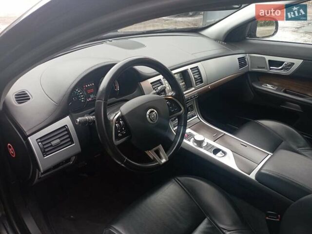 Черный Ягуар ХФ, объемом двигателя 2 л и пробегом 51 тыс. км за 14500 $, фото 6 на Automoto.ua