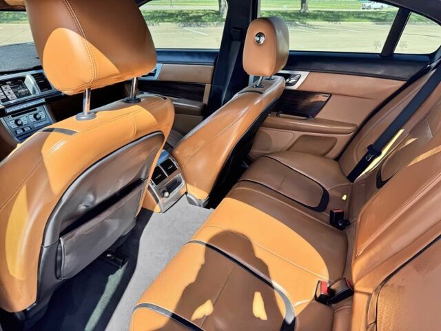 Черный Ягуар ХФ, объемом двигателя 2 л и пробегом 155 тыс. км за 2200 $, фото 13 на Automoto.ua