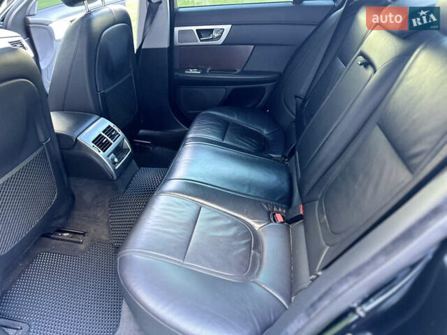 Черный Ягуар ХФ, объемом двигателя 2.18 л и пробегом 208 тыс. км за 10900 $, фото 38 на Automoto.ua