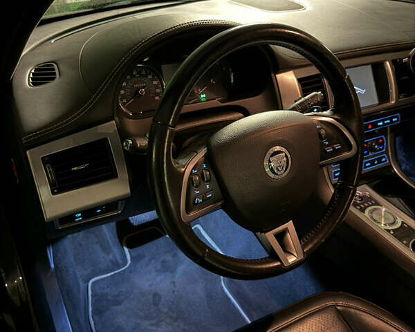 Черный Ягуар ХФ, объемом двигателя 3 л и пробегом 89 тыс. км за 14700 $, фото 8 на Automoto.ua