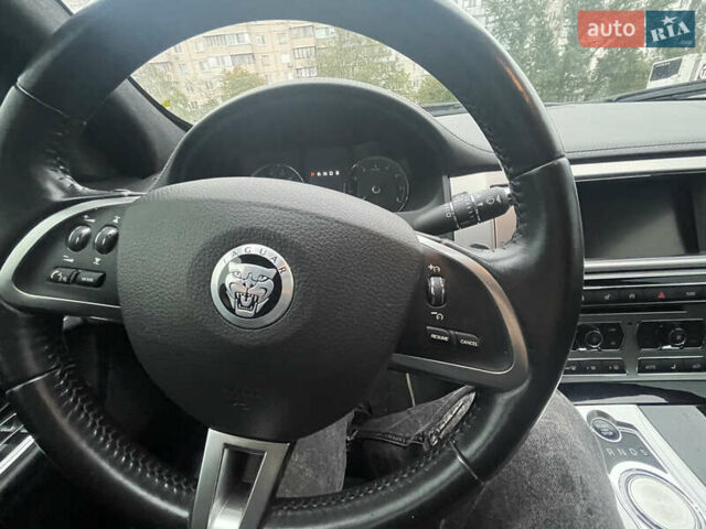 Черный Ягуар ХФ, объемом двигателя 3 л и пробегом 70 тыс. км за 17000 $, фото 48 на Automoto.ua