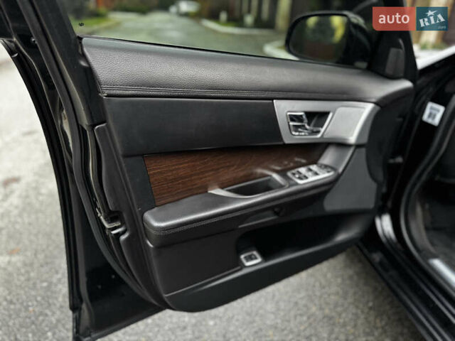 Черный Ягуар ХФ, объемом двигателя 2.18 л и пробегом 147 тыс. км за 10700 $, фото 14 на Automoto.ua