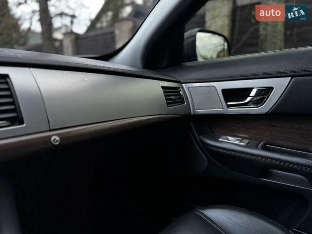 Черный Ягуар ХФ, объемом двигателя 2.18 л и пробегом 147 тыс. км за 10700 $, фото 31 на Automoto.ua