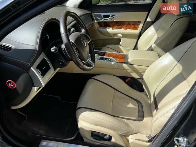 Черный Ягуар ХФ, объемом двигателя 3 л и пробегом 139 тыс. км за 13150 $, фото 13 на Automoto.ua