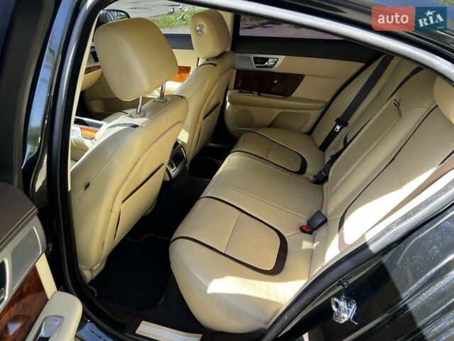 Черный Ягуар ХФ, объемом двигателя 3 л и пробегом 139 тыс. км за 13150 $, фото 9 на Automoto.ua