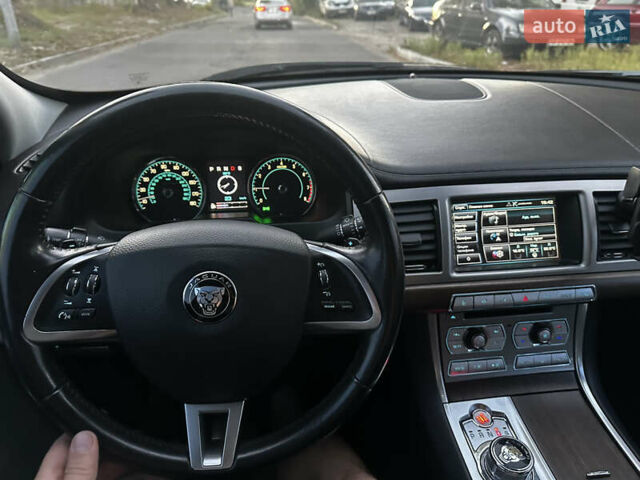 Черный Ягуар ХФ, объемом двигателя 3 л и пробегом 94 тыс. км за 12999 $, фото 14 на Automoto.ua