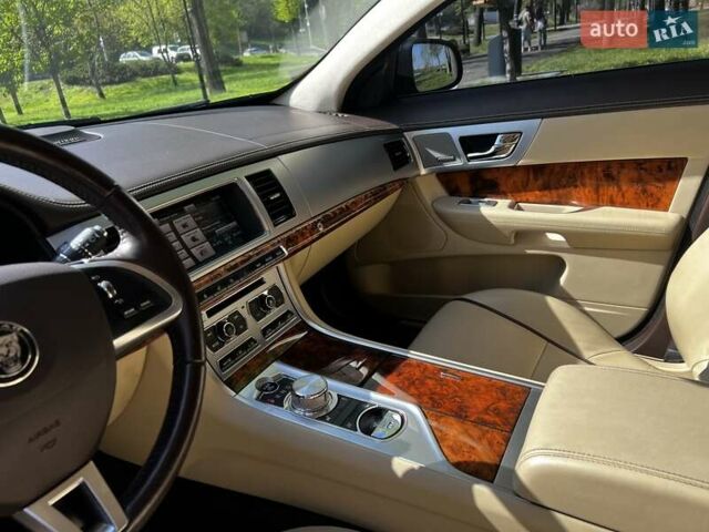 Черный Ягуар ХФ, объемом двигателя 3 л и пробегом 139 тыс. км за 13150 $, фото 15 на Automoto.ua