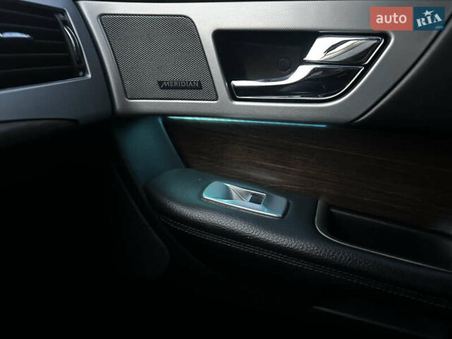 Черный Ягуар ХФ, объемом двигателя 3 л и пробегом 94 тыс. км за 12999 $, фото 16 на Automoto.ua