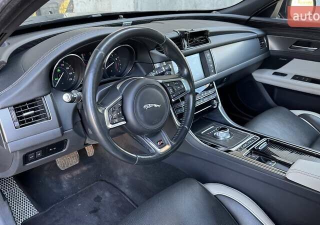 Черный Ягуар ХФ, объемом двигателя 3 л и пробегом 107 тыс. км за 16200 $, фото 30 на Automoto.ua