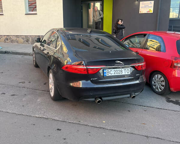 Черный Ягуар ХФ, объемом двигателя 3 л и пробегом 177 тыс. км за 18500 $, фото 3 на Automoto.ua