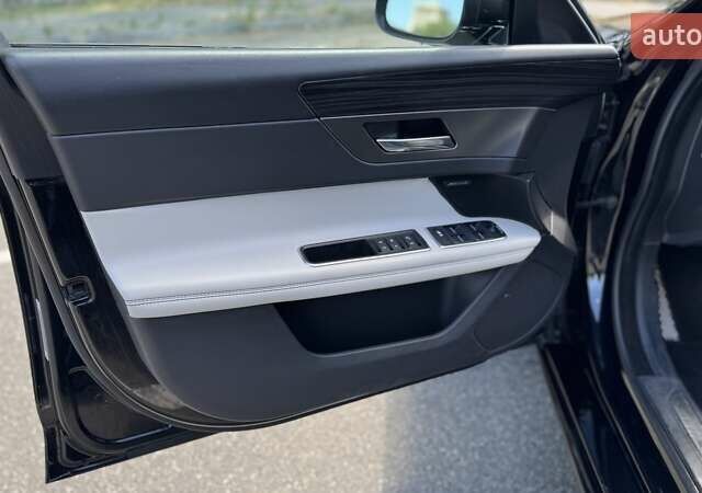 Черный Ягуар ХФ, объемом двигателя 3 л и пробегом 107 тыс. км за 16200 $, фото 23 на Automoto.ua