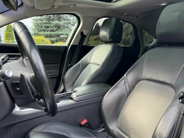 Черный Ягуар ХФ, объемом двигателя 3 л и пробегом 177 тыс. км за 16750 $, фото 8 на Automoto.ua