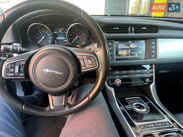 Черный Ягуар ХФ, объемом двигателя 3 л и пробегом 177 тыс. км за 18500 $, фото 9 на Automoto.ua