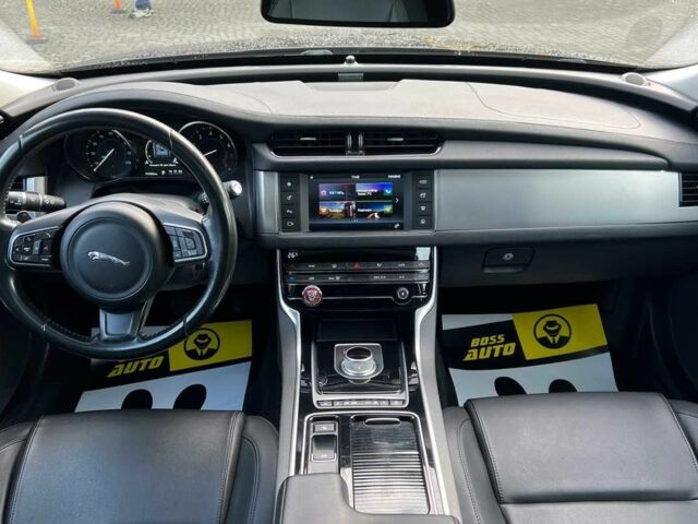 Черный Ягуар ХФ, объемом двигателя 3 л и пробегом 177 тыс. км за 16750 $, фото 11 на Automoto.ua