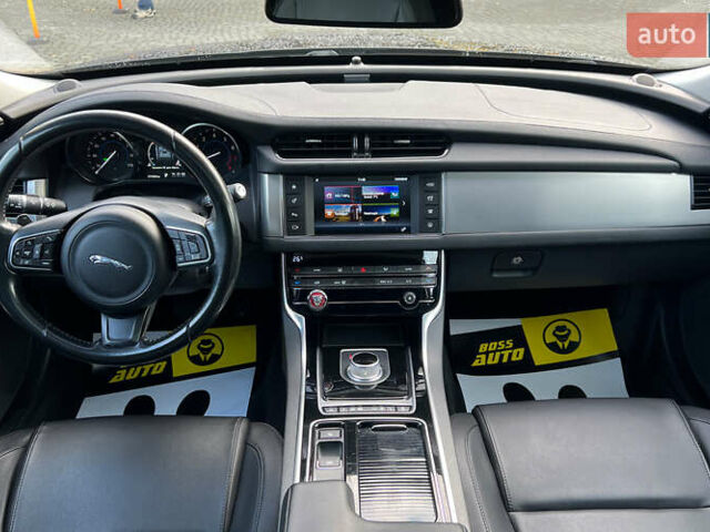 Чорний Ягуар ХФ, об'ємом двигуна 3 л та пробігом 177 тис. км за 16750 $, фото 11 на Automoto.ua